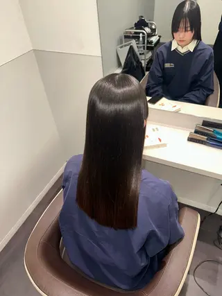 セミロング 美髪特化✨ 伊織✨縮毛矯正✨のヘアスタイル