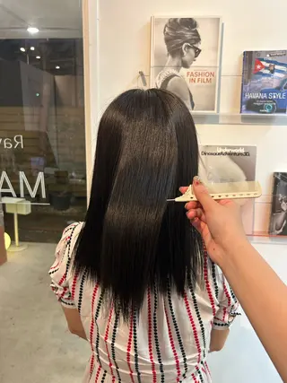 ミディアム yuumi／透明感 カラー♩のヘアスタイル