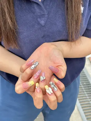 ロング yuka ⭐︎のネイルデザイン