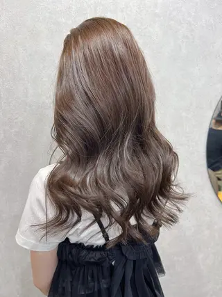 セミロング カラー YUI ハイトーンカラーのヘアスタイル