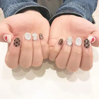 ネイル 板垣 綾乃のネイルデザイン
