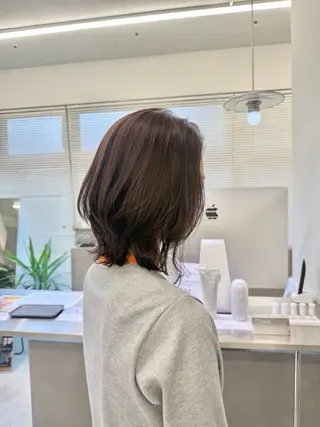 カラー 山田 稟のヘアスタイル