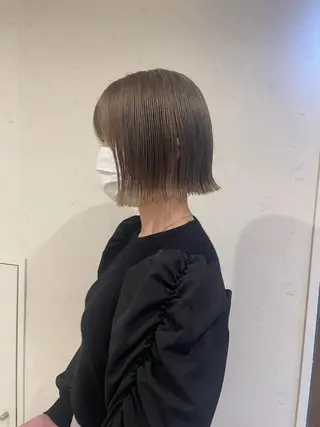ミディアム カラー 渋谷 留菜のヘアスタイル