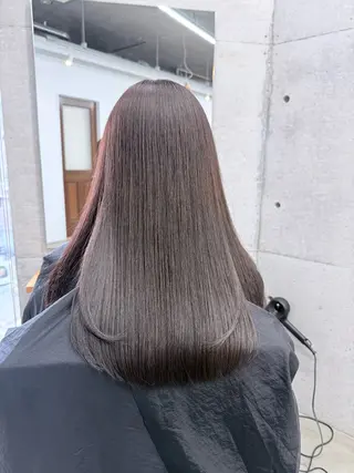 ロング 葉 /レイヤーカットのヘアスタイル