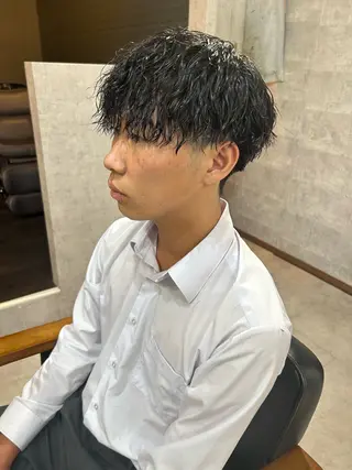 ショート パーマ メンズ 勝毛 広貴のヘアスタイル