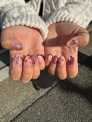 ネイル LAVISH 大和店 emi・:*+のネイルデザイン