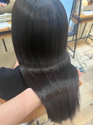 カラー しおり🍬 KOKORO🤍のヘアスタイル