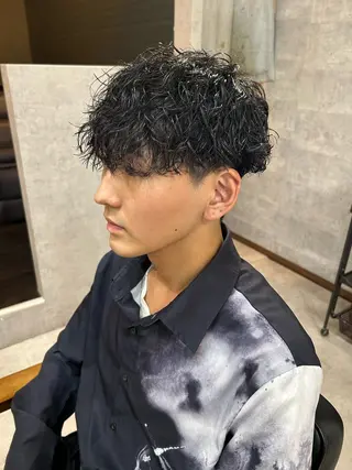 ショート パーマ メンズ 勝毛 広貴のヘアスタイル