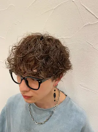ショート カラー パーマ メンズ メンズ特化型美容師 栗山勇人のヘアスタイル