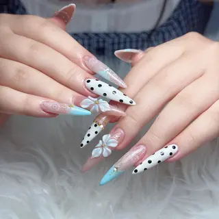 ネイル Genie Mika Nailsのネイルデザイン
