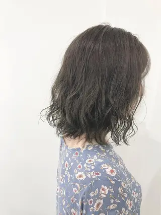 ミディアム 松田 みのりのヘアスタイル