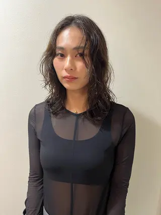 ミディアム パーマ nishi fuyumiのヘアスタイル