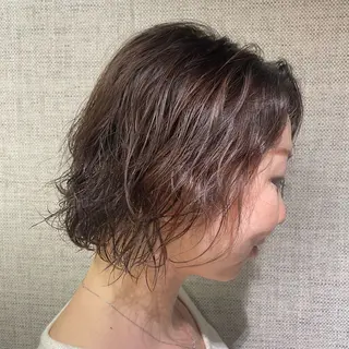 ミディアム パーマ ユヅキ 【8月限定クーポン】のヘアスタイル