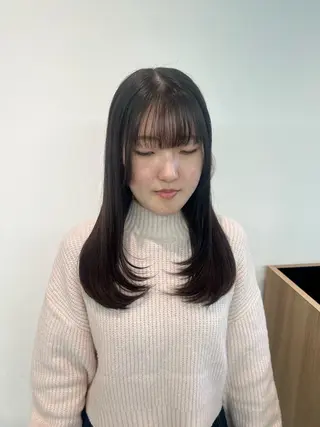 ロング カラー 小森聖奈 韓国風レイヤーカットのヘアスタイル