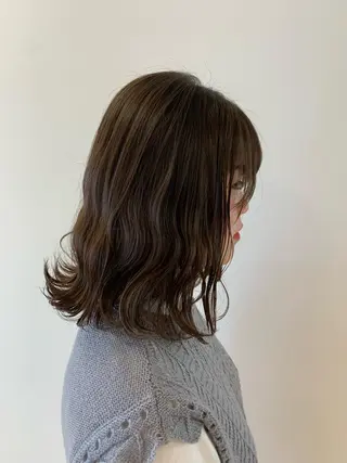 ミディアム カラー 顔まわりカット✄ ベージュカラー🧸のヘアスタイル