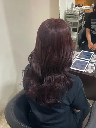 ロング カラー 尾﨑 ひよりのヘアスタイル