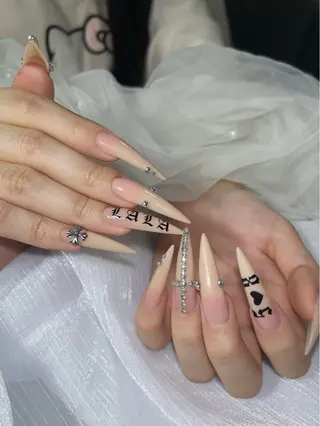 ネイル Lyna 池袋のネイルデザイン