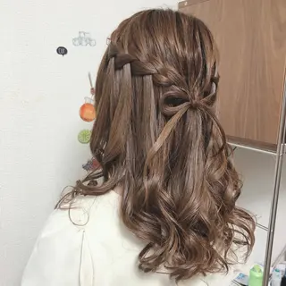 ヘアアレンジ イーチブライト EachBrightのヘアスタイル