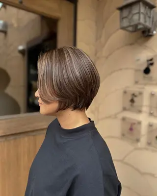 ショート カラー 梅津 桜子のヘアスタイル