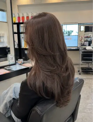 セミロング Apa kabar 鳳店 店長 吉田裕のヘアスタイル