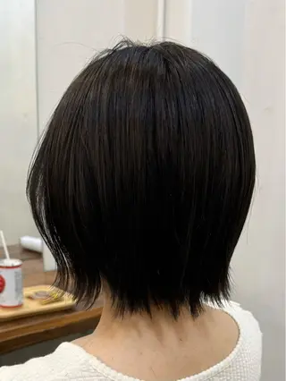 ミディアム 顔まわりレイヤー 透明感カラー🩵🩵のヘアスタイル