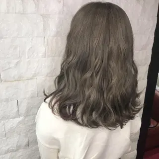 ミディアム カラー YUI𓍯ｴｸｽﾃ /ﾆｭｱﾝｽｶﾗｰのヘアスタイル