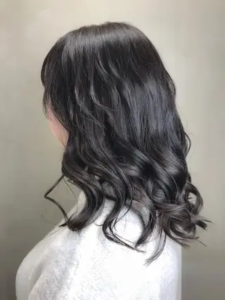 セミロング カラー 【透明感、艶髪】西村 有司のヘアスタイル