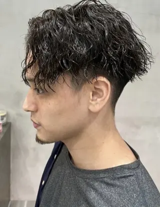 パーマ メンズ 中谷海里/フェザー パーマ/スパイキーのヘアスタイル