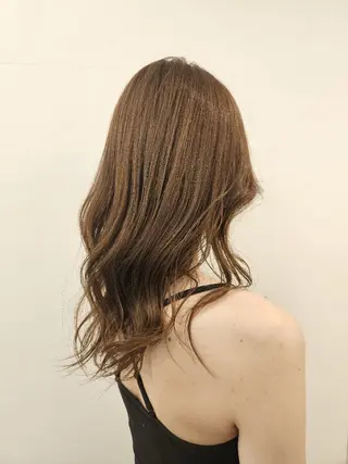 セミロング カラー あいだ🐼ミニモ 8月限定クーポン配信のヘアスタイル