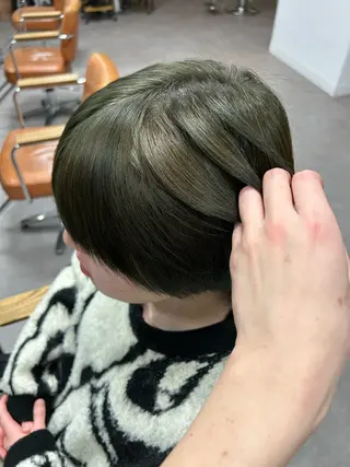 カラー メンズ 山本 純大のヘアスタイル