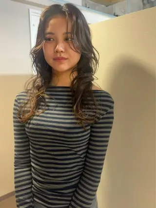 ロング abe yuikaのヘアスタイル