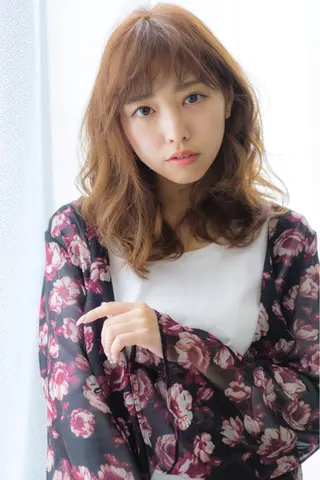ミディアム カラー 中西 優典のヘアスタイル
