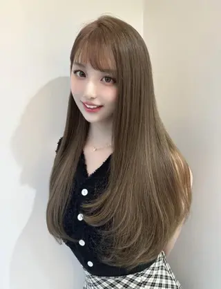 カラー ロング BIZE eclatのヘアスタイル