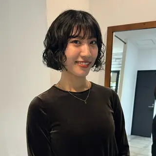 ショート パーマ 的場 莉音のヘアスタイル