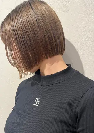 ショート 🩶 AIRA / 透明感カラー 🩶のヘアスタイル
