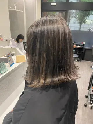 ミディアム トップスタイリスト/ アユミのヘアスタイル