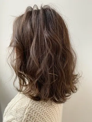 ミディアム 梅本 有希のヘアスタイル