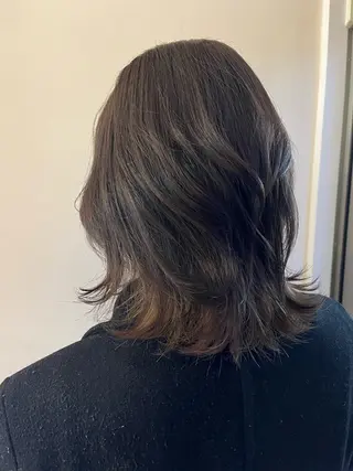 ミディアム 古川 安紀のヘアスタイル