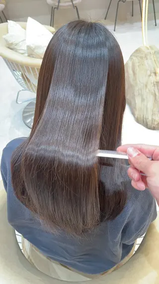 ロング 縮毛矯正✨🫧 レイヤー川村利幸のヘアスタイル