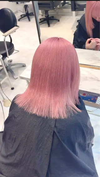 ミディアム カラー ヘアアレンジ 🩶【推しハイトーン 】yuzu🩶のヘアスタイル