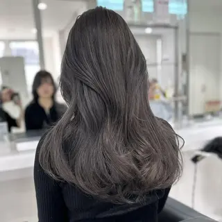 カラー 暗髪透明感ヘア🩶 銀座TUNEのヘアスタイル
