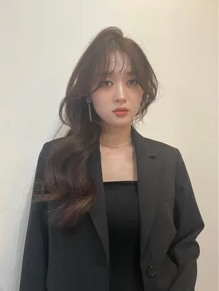 ロング 韓国ヘア レイヤーカットのヘアスタイル