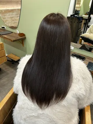 ロング 伊藤 しおんのヘアスタイル