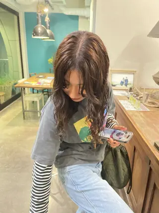 カラー 沼田 彩虹のヘアスタイル