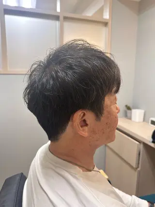 パーマ メンズ 立川 芽依のヘアスタイル