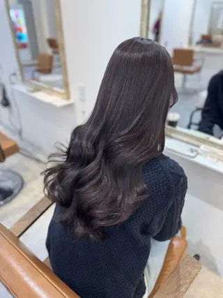 ロング カラー 赤み無し柔らかカラー 【梅田】madokaのヘアスタイル