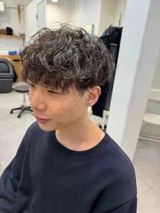 ミディアム パーマ メンズ 似合う髪型見つけます AYAKAのヘアスタイル