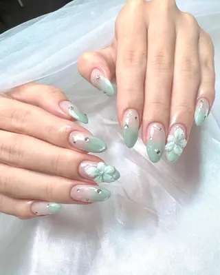 ネイル Queeens nailのネイルデザイン