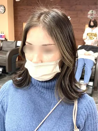 ミディアム レイヤー/艶髪カラー 森本くるみのヘアスタイル