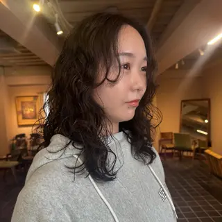 ミディアム カラー パーマ こはる／ハードパーマ /癖毛風パーマ🧃のヘアスタイル